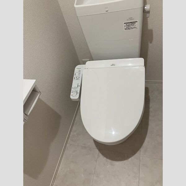 トイレ (301　温水洗浄暖房便座トイレ)