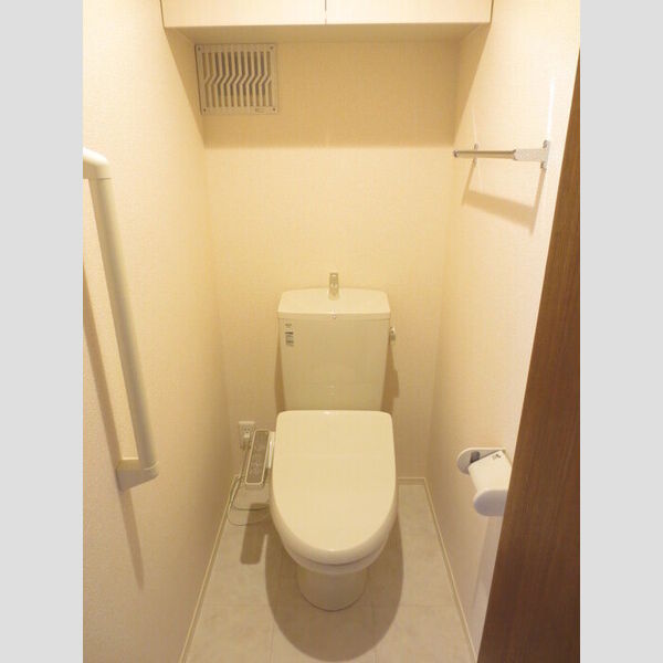 トイレ (202　温水洗浄暖便座トイレ)