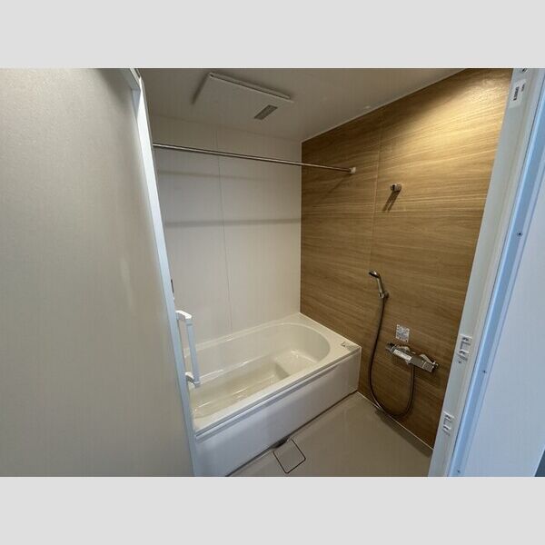 バス (102　換気乾燥機付きバスルーム)