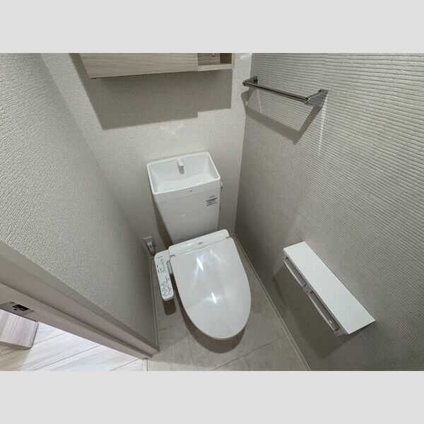 トイレ (103　温水洗浄暖房便座トイレ)