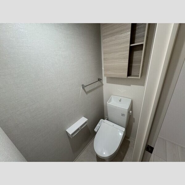 トイレ (201　温水洗浄暖房便座トイレ)