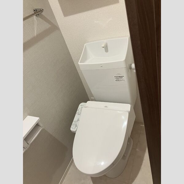 トイレ (205　温水洗浄暖房便座トイレ)