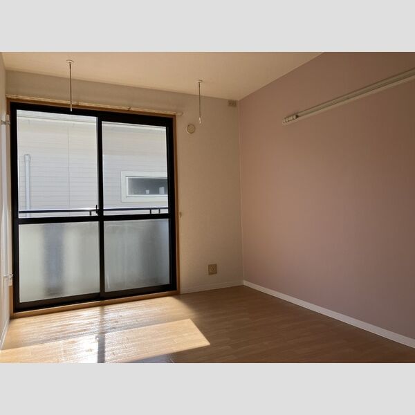 居室・リビング (B101　洋室　室内物干し)