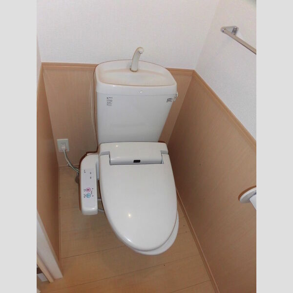 トイレ (C202　温水洗浄暖房便座)