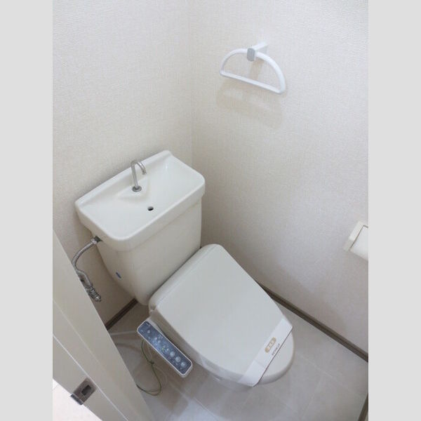 トイレ (403　温水洗浄暖房便座トイレ)