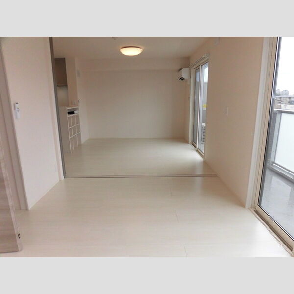 その他 (B302 南側洋室 LDK)