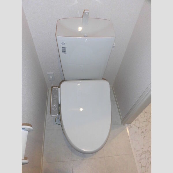 トイレ (Ⅱ-103 温水洗浄暖房便座)