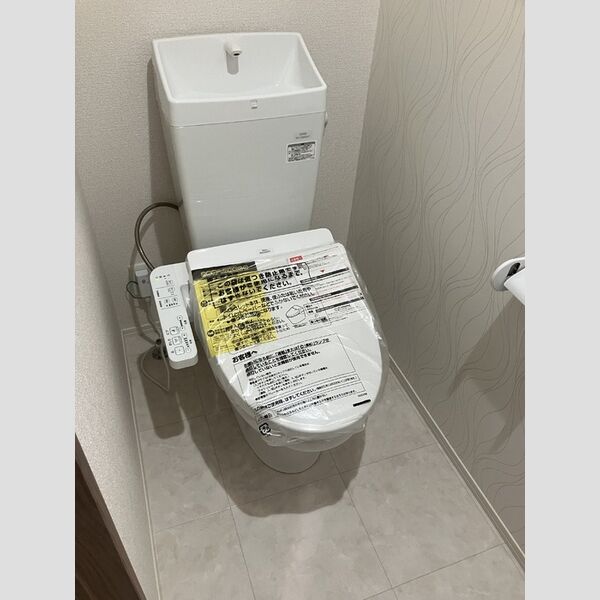 トイレ (106　温水洗浄暖房便座トイレ)