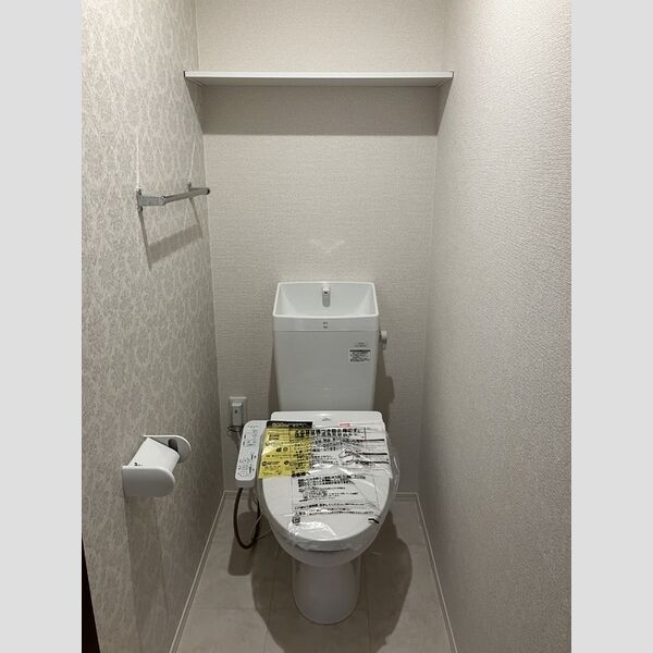 トイレ (203　温水洗浄暖房便座トイレ)