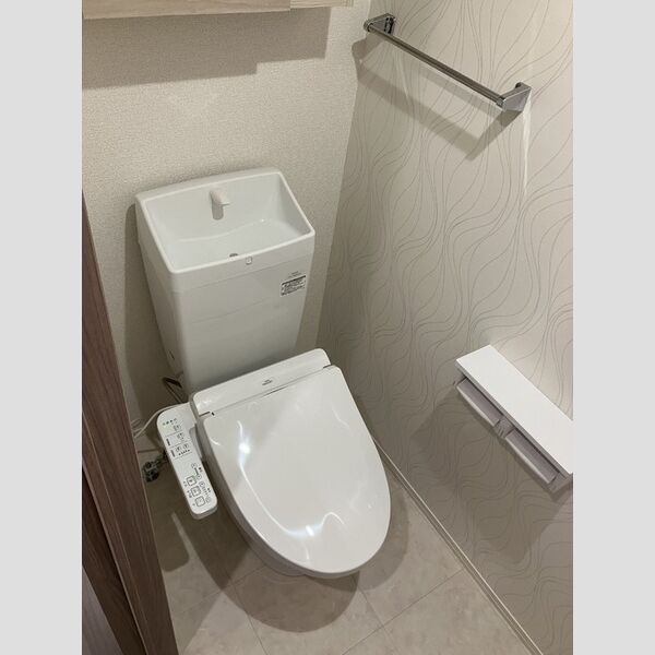 トイレ (101　温水洗浄暖房便座トイレ)