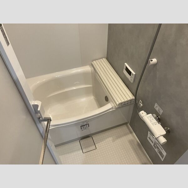 バス (102　換気乾燥機付きバスルーム)