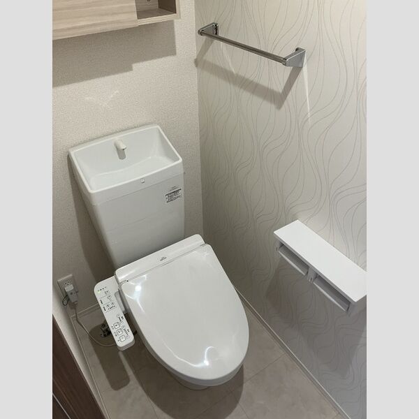 トイレ (102　温水洗浄暖房便座トイレ)