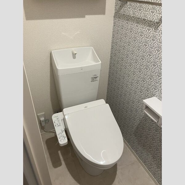 トイレ (202　温水洗浄暖房便座トイレ)