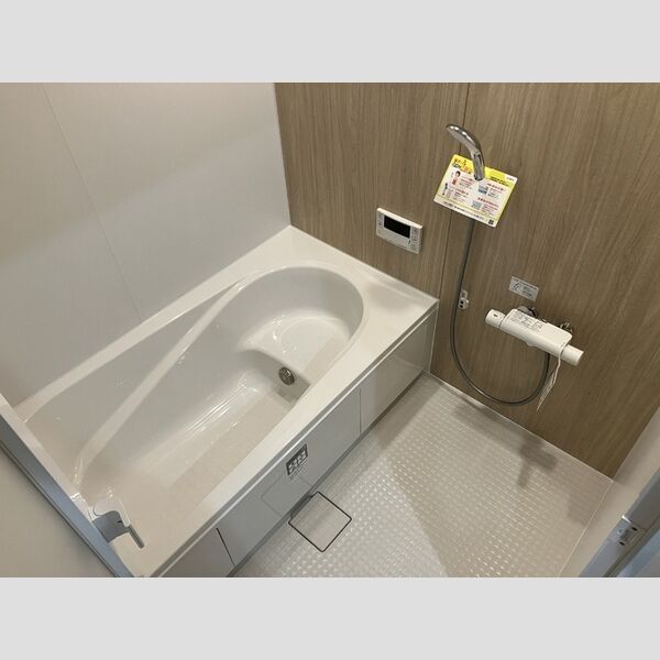 バス (102　換気乾燥機付きバスルーム)