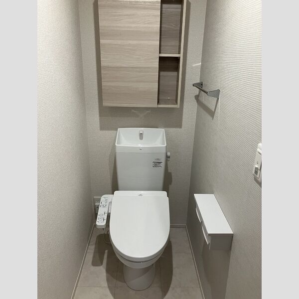 トイレ (201　温水洗浄暖房便座トイレ)