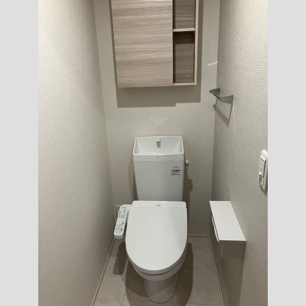 トイレ (101　温水洗浄暖房便座トイレ)