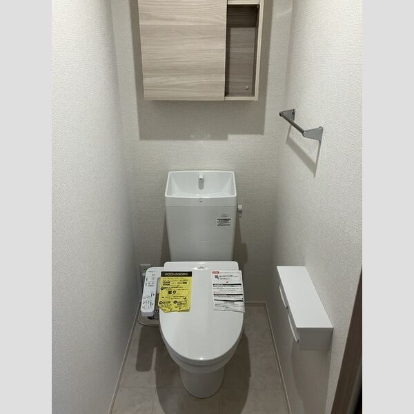 トイレ (101　温水洗浄暖房便座トイレ)