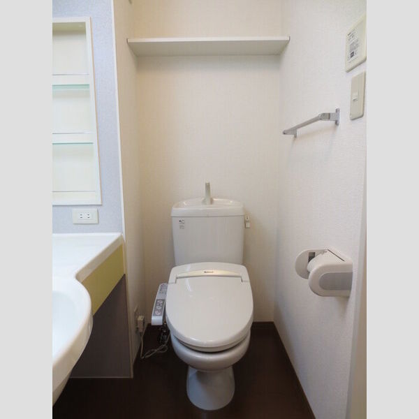 トイレ (201　温水洗浄暖房便座トイレ)