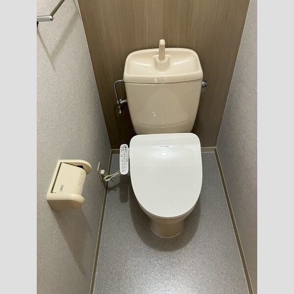 トイレ (C202　温水洗浄暖房便座トイレ)