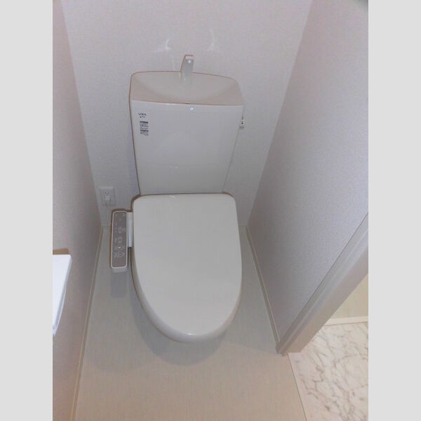 トイレ (103　温水洗浄暖房便座)