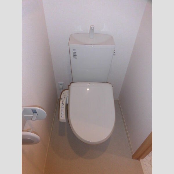 トイレ (202　温水洗浄暖房遷座)