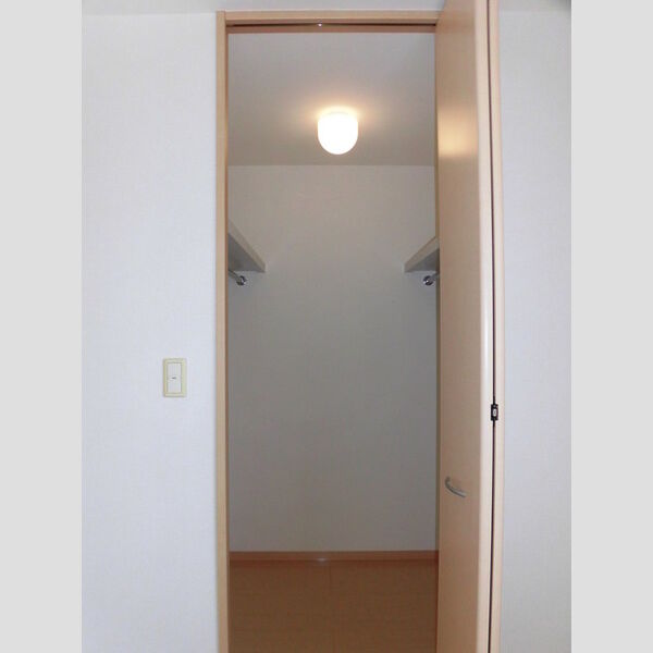 収納 (Ⅳ-102　ウォークインクローゼット)