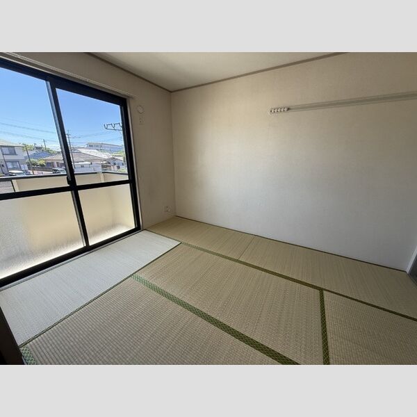 その他 (203 和室)