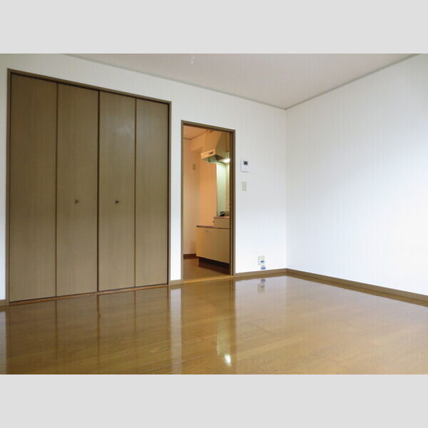 その他 (B102 リビングからキッチン)