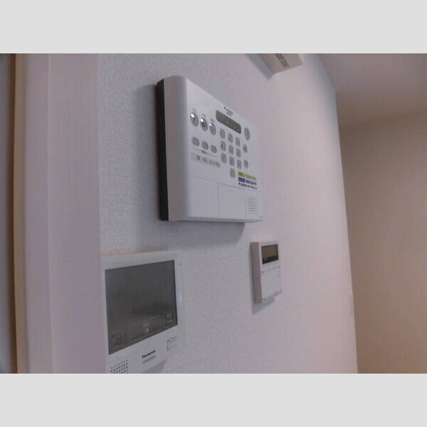 その他設備 (103　ホームセキュリティとTVインターホン)