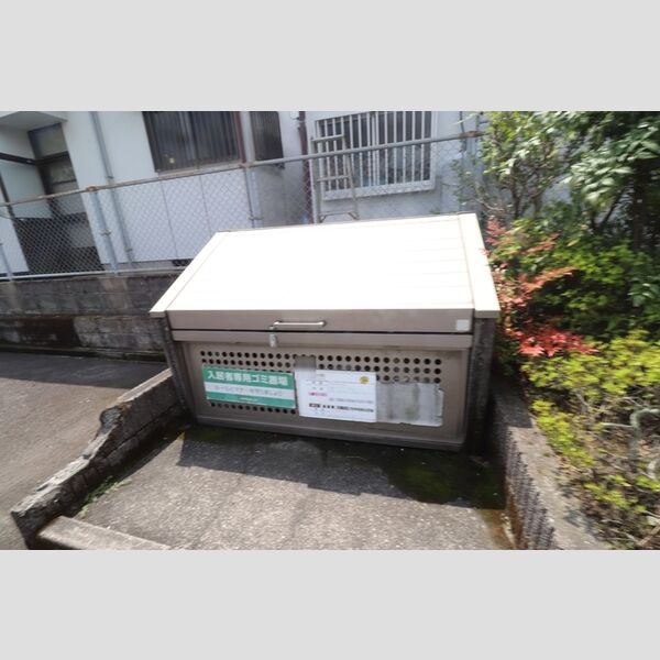現地周辺 (ゴミ置き場)