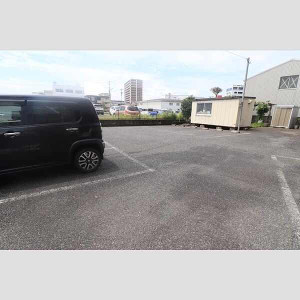 駐車場 (202 駐車場)