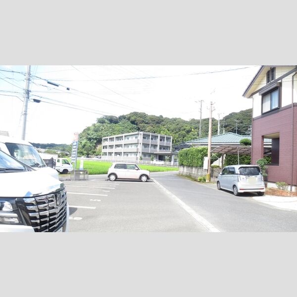 駐車場 (駐車場)