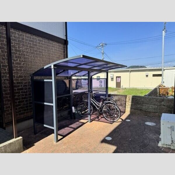 現地周辺 (駐輪場)