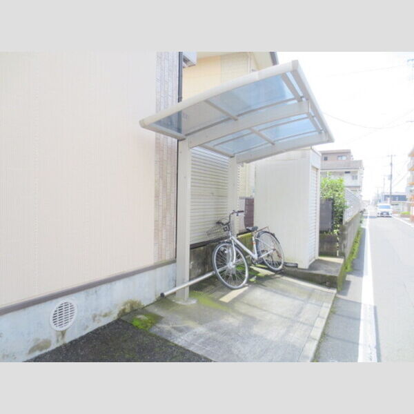 現地周辺 (駐輪場)