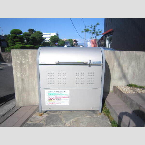 現地周辺 (ゴミ置き場)