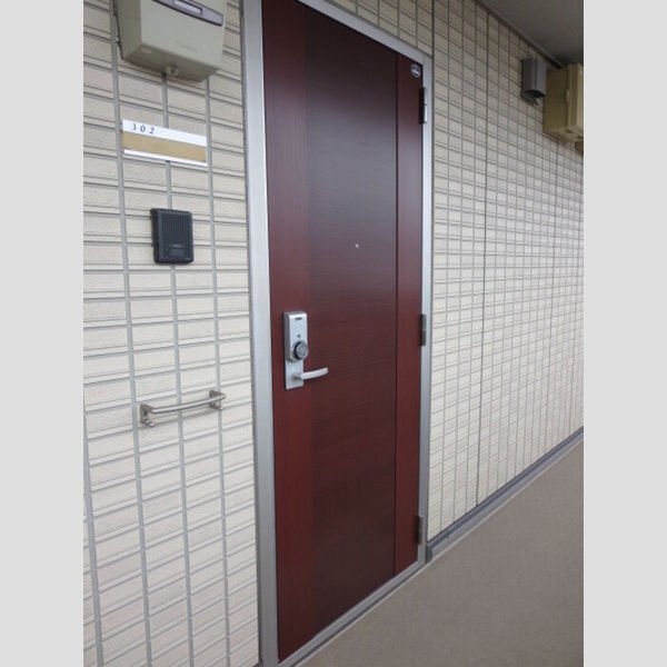 エントランス (302　エントラス)