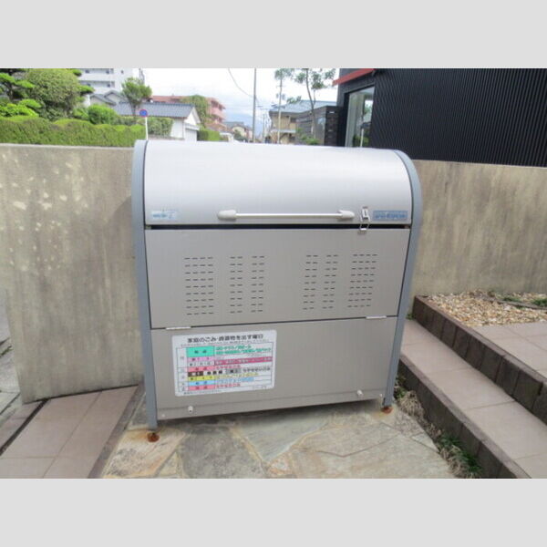 現地周辺 (ゴミステーション)