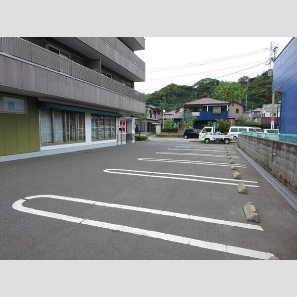駐車場 (駐車場)