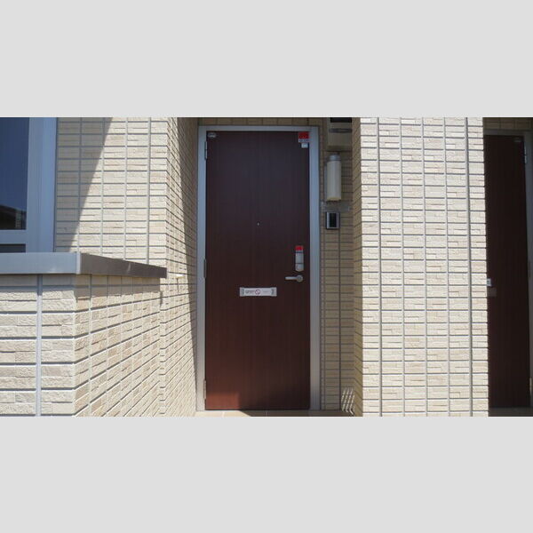 エントランス (101　エントラス)