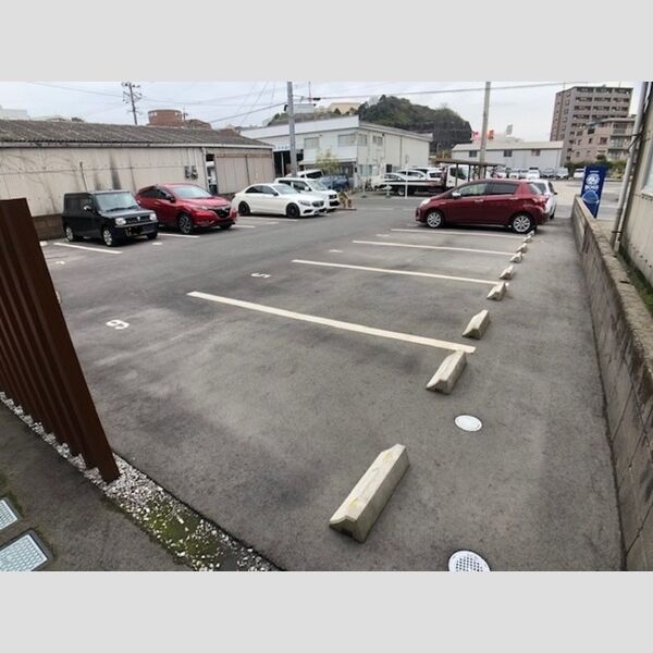 駐車場 (駐車場)