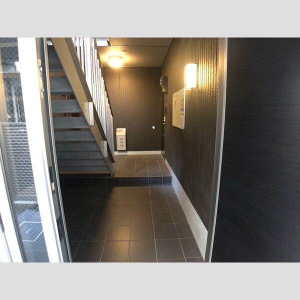 エントランス (エントランス)