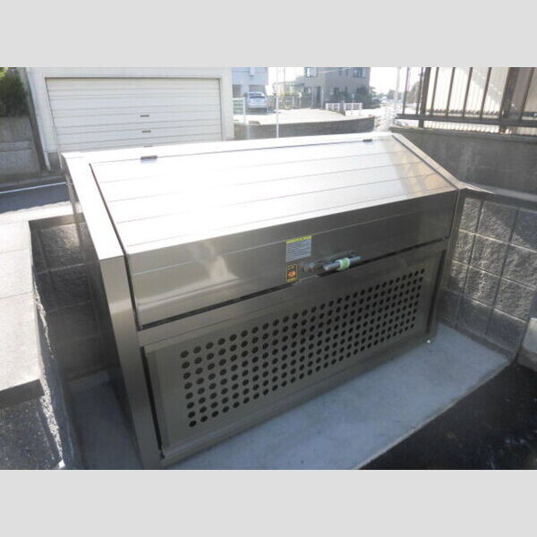 現地周辺 (ゴミ置き場)