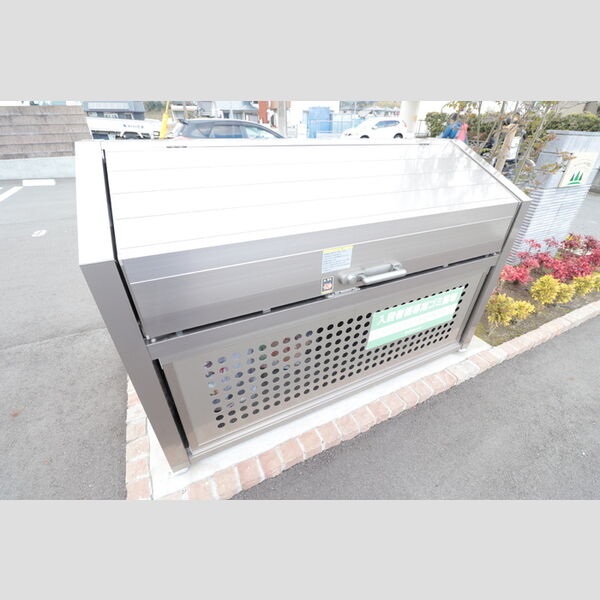 現地周辺 (ゴミ捨て場)