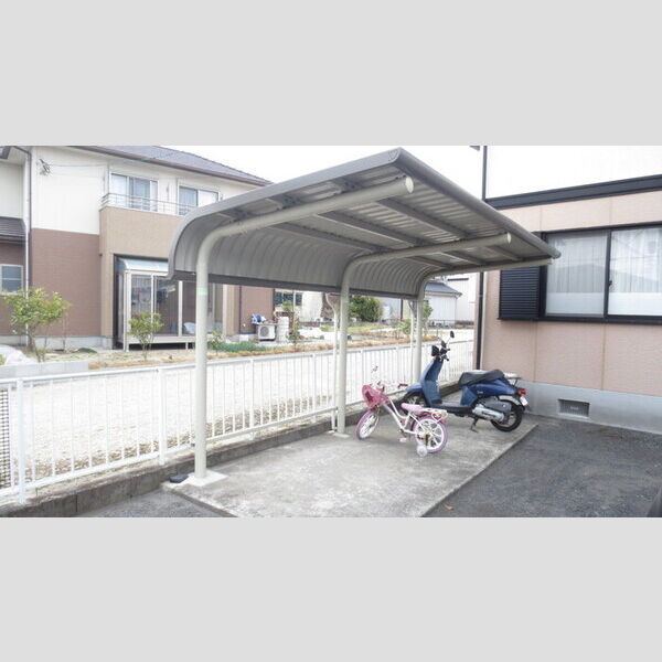 現地周辺 (駐輪場)