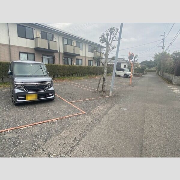 駐車場 (駐車場)