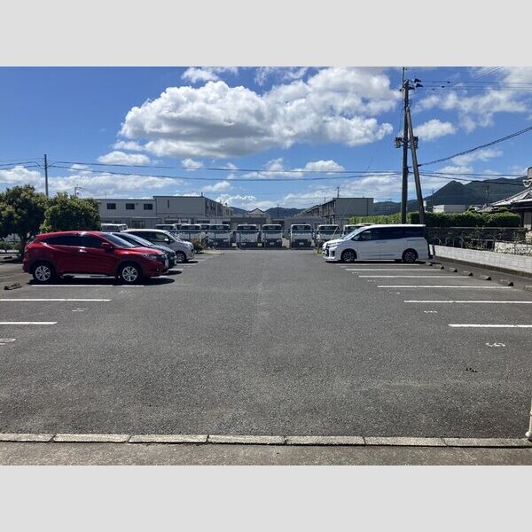 駐車場 (駐車場)