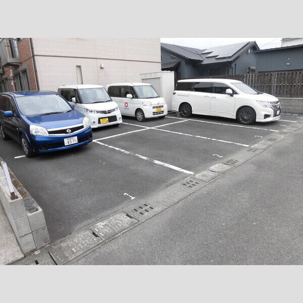 駐車場 (駐車場)