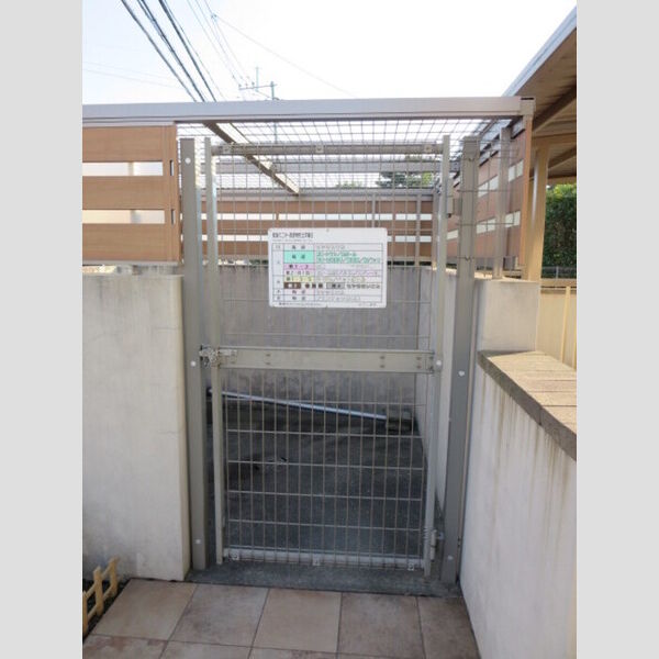 現地周辺 (ゴミステーション)