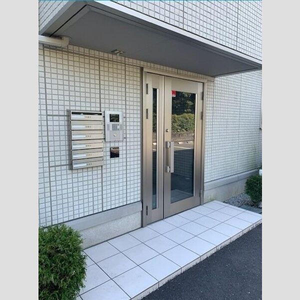 エントランス (エントランス)