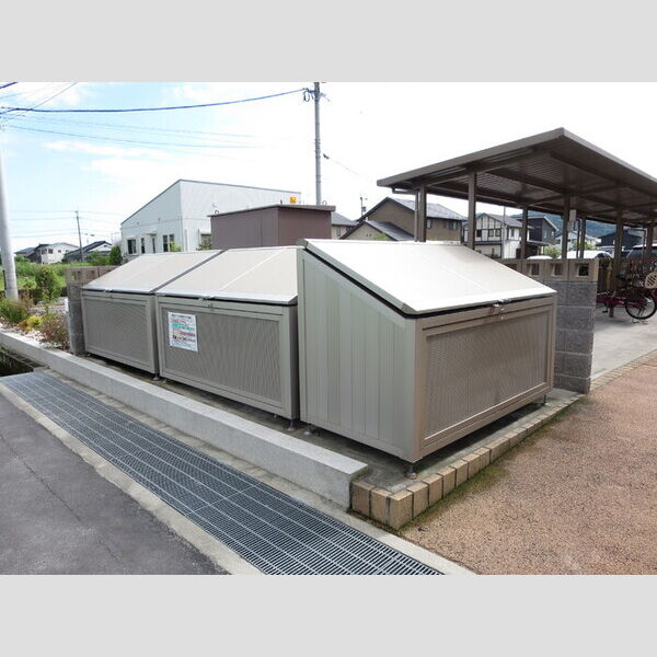 現地周辺 (ゴミステーション)